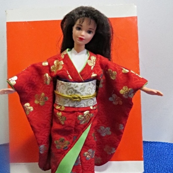 Vintage Barbie 1995 Happy New Year Barbie Doll (14024) in Original Box - Picture 2 of 9